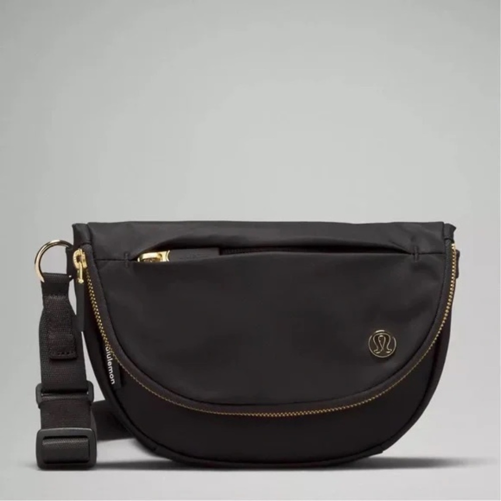 NWT Lululemon All Night Festival Bag Micro in Black and GOLD (Not Silver) 5L